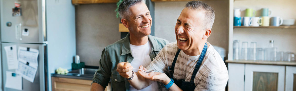 twee mannen aan het koken