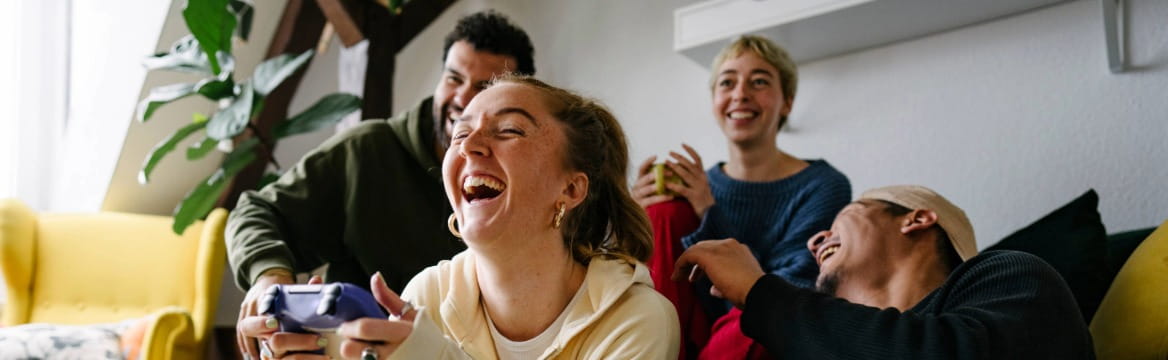 kinderen aan het gamen