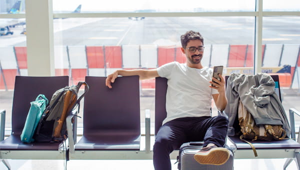 Vlucht vertraagd, geannuleerd of bagage kwijt? Hoe zit het met vermiste bagage? Bekijk antwoorden op vragen over vliegreizen en verzekeringen bij OpGroen.